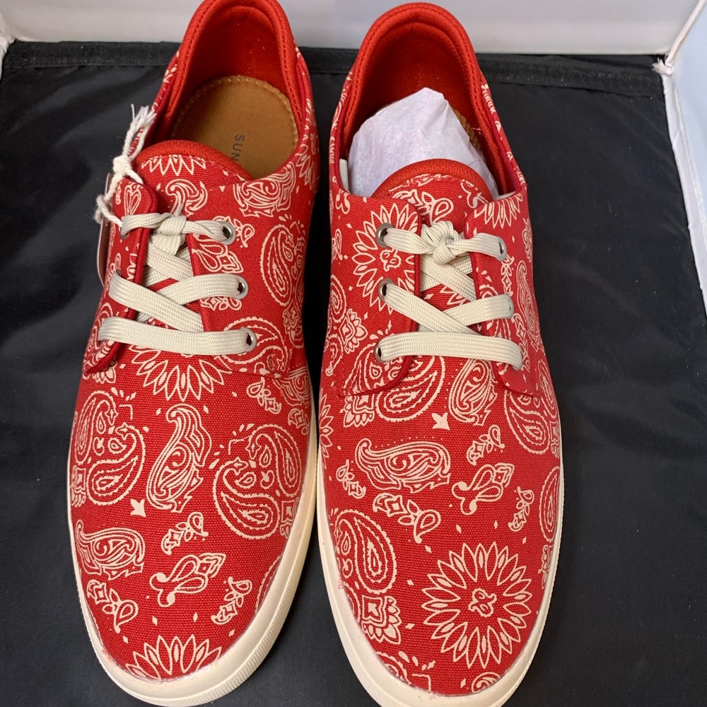 Sun + Stone Kiva Red Paisley Sneakers‎ 11.5M NWB